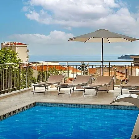Garni Larimar 4* Podgorica