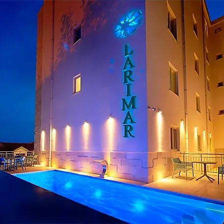 Hotel Garni Larimar 4*
