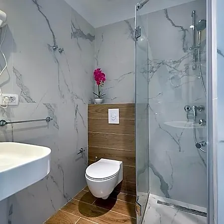 Garni Larimar Hotel 4*