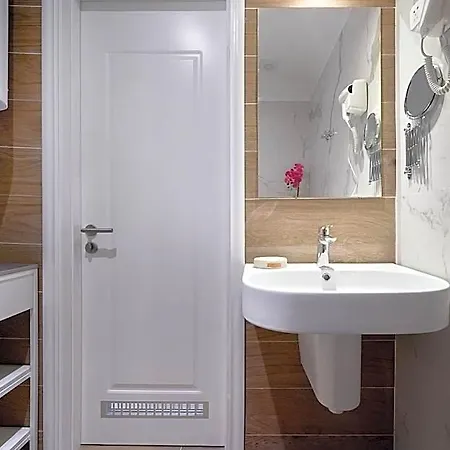 Garni Larimar Hotel 4*